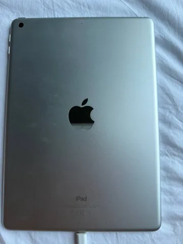 Apple iPad 6-го поколения (A1893), фото 3
