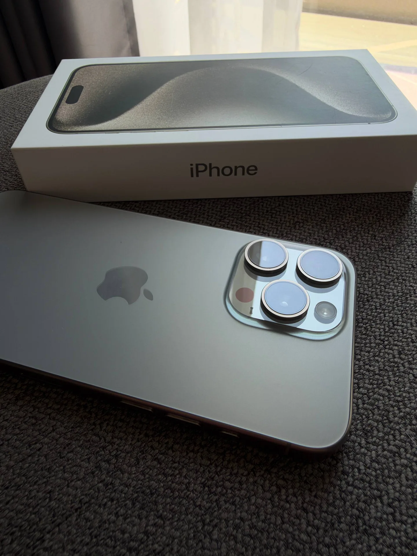 iPhone 15 Pro Max, Natural Titanium, 256 ГБ, фото 5