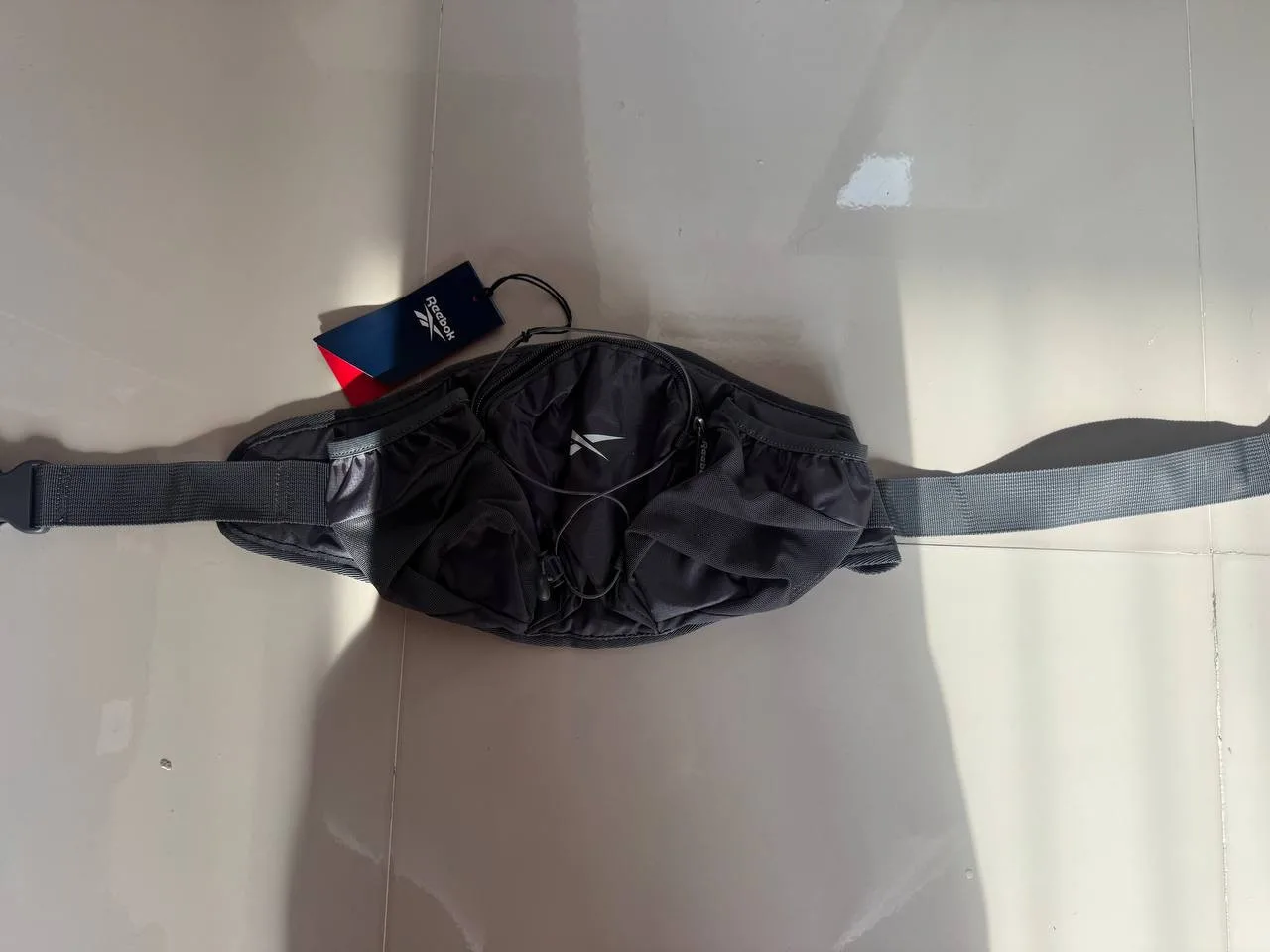 Сумка Reebok для бега, новая