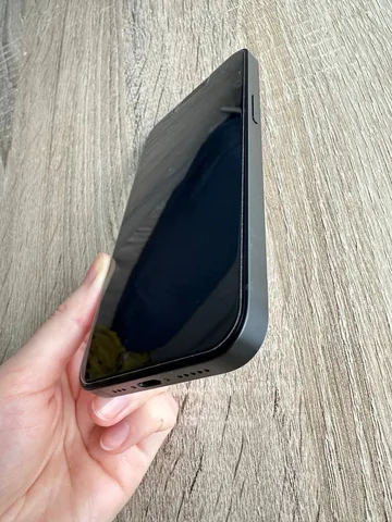 iPhone 17e, фото 8