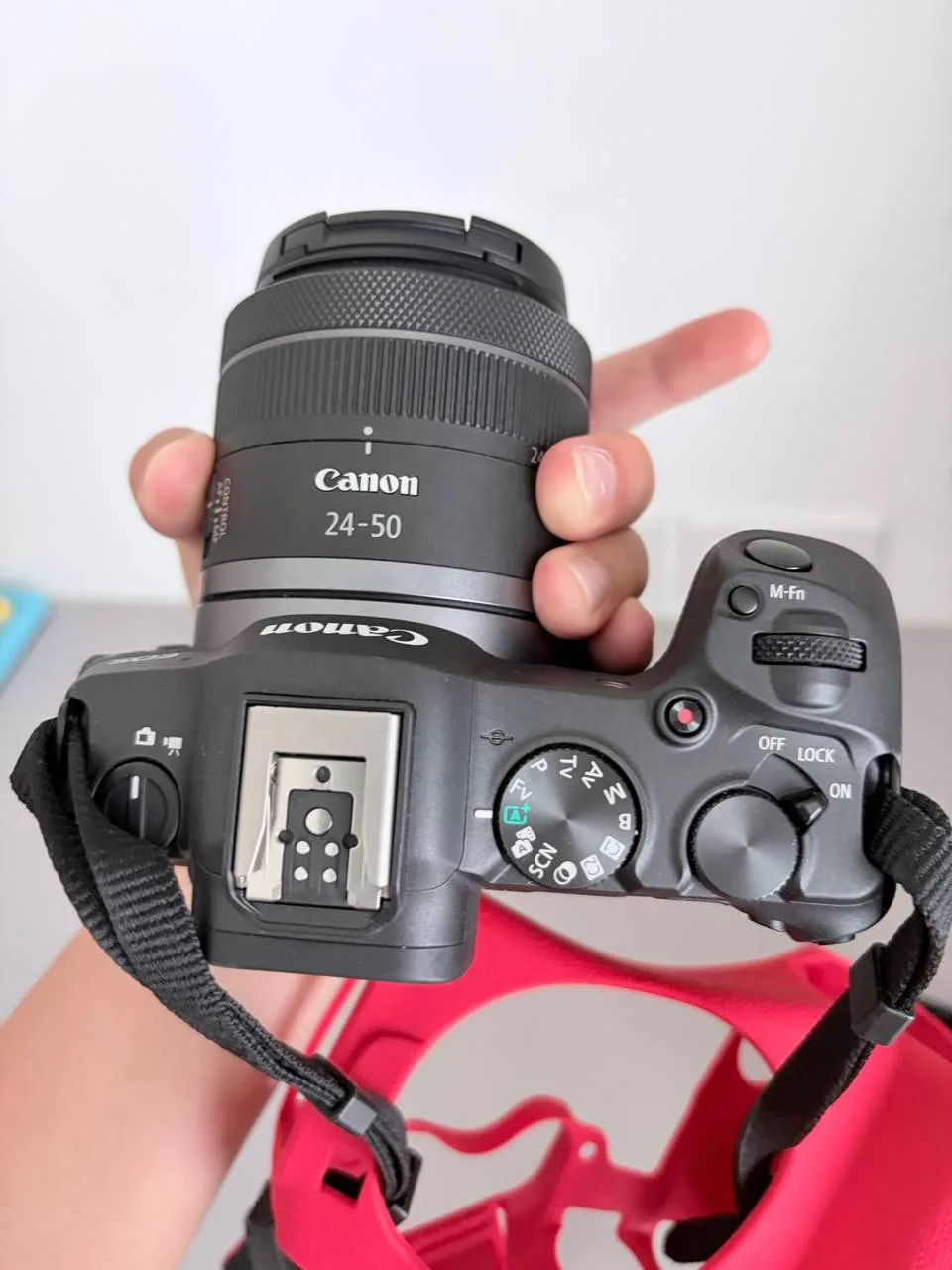 Фотоаппарат Canon R8