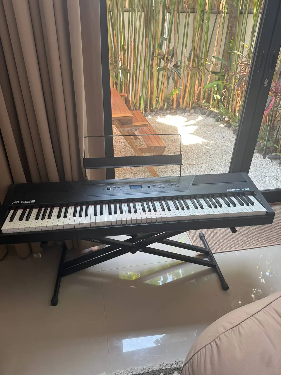Цифровое пианино Alesis Recital PRO