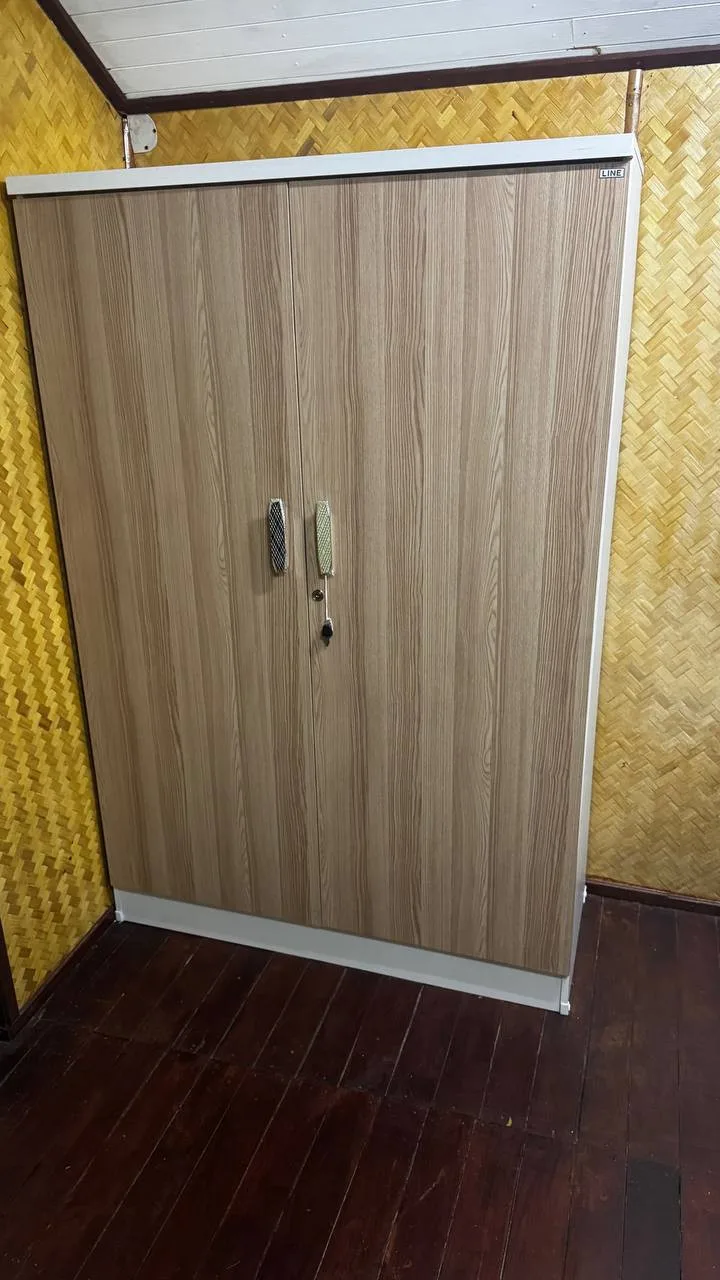 Шкаф двухдверный, новый