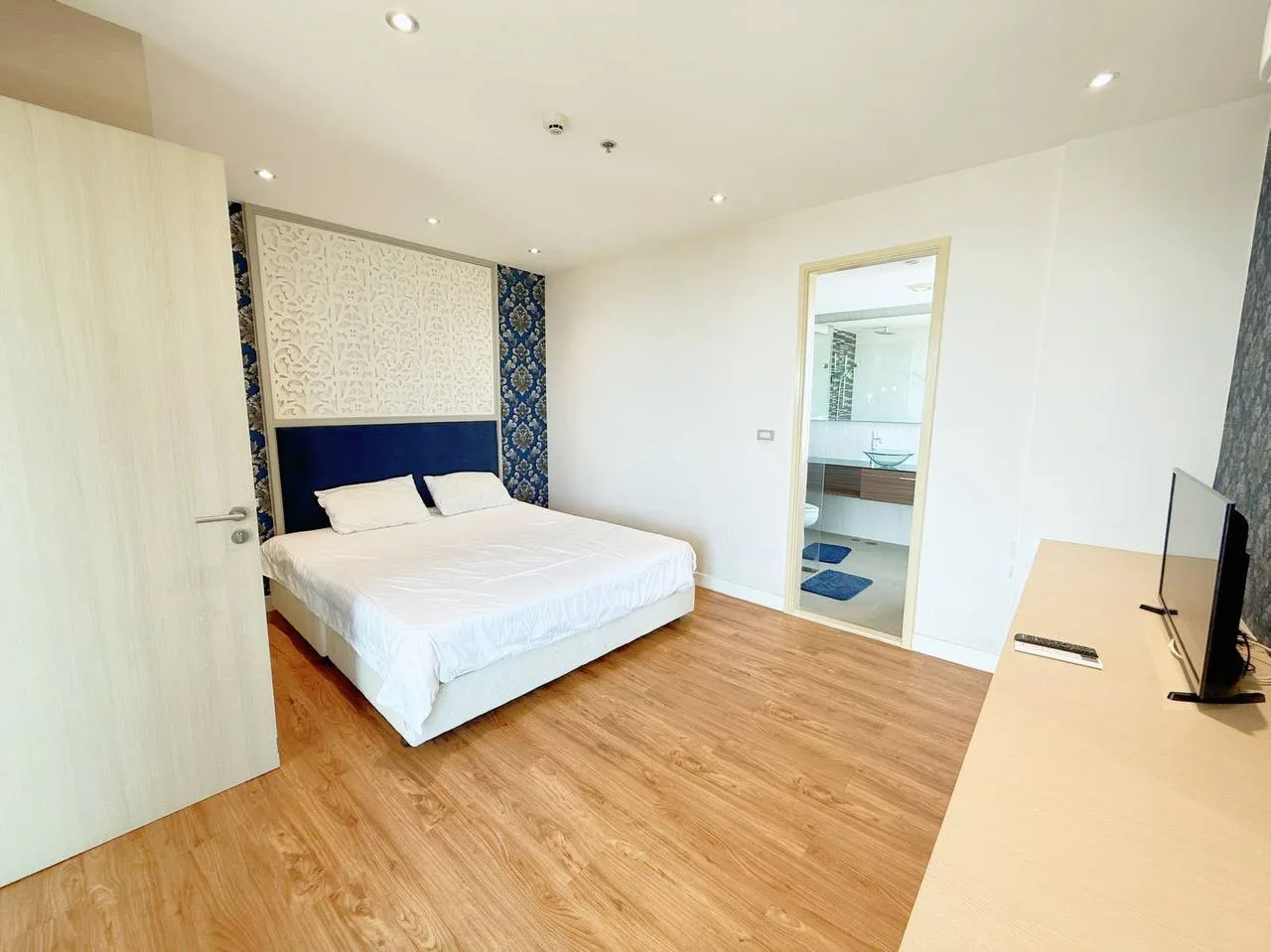 Квартира с 2 спальнями в Grande Caribbean Condo, 92 м², вид на море, фото 9