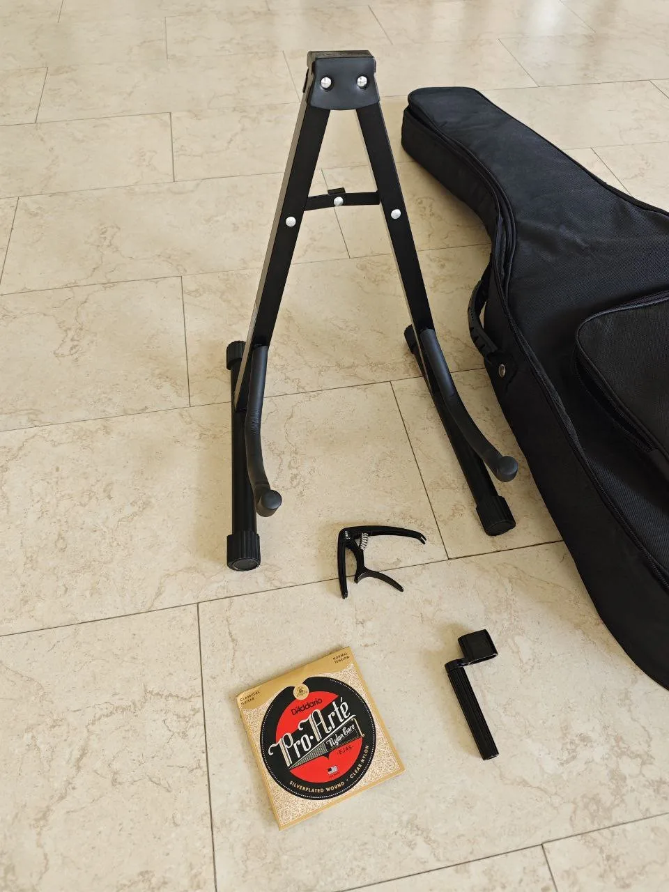 Электроакустическая классическая гитара Takamine GC1CE, фото 2