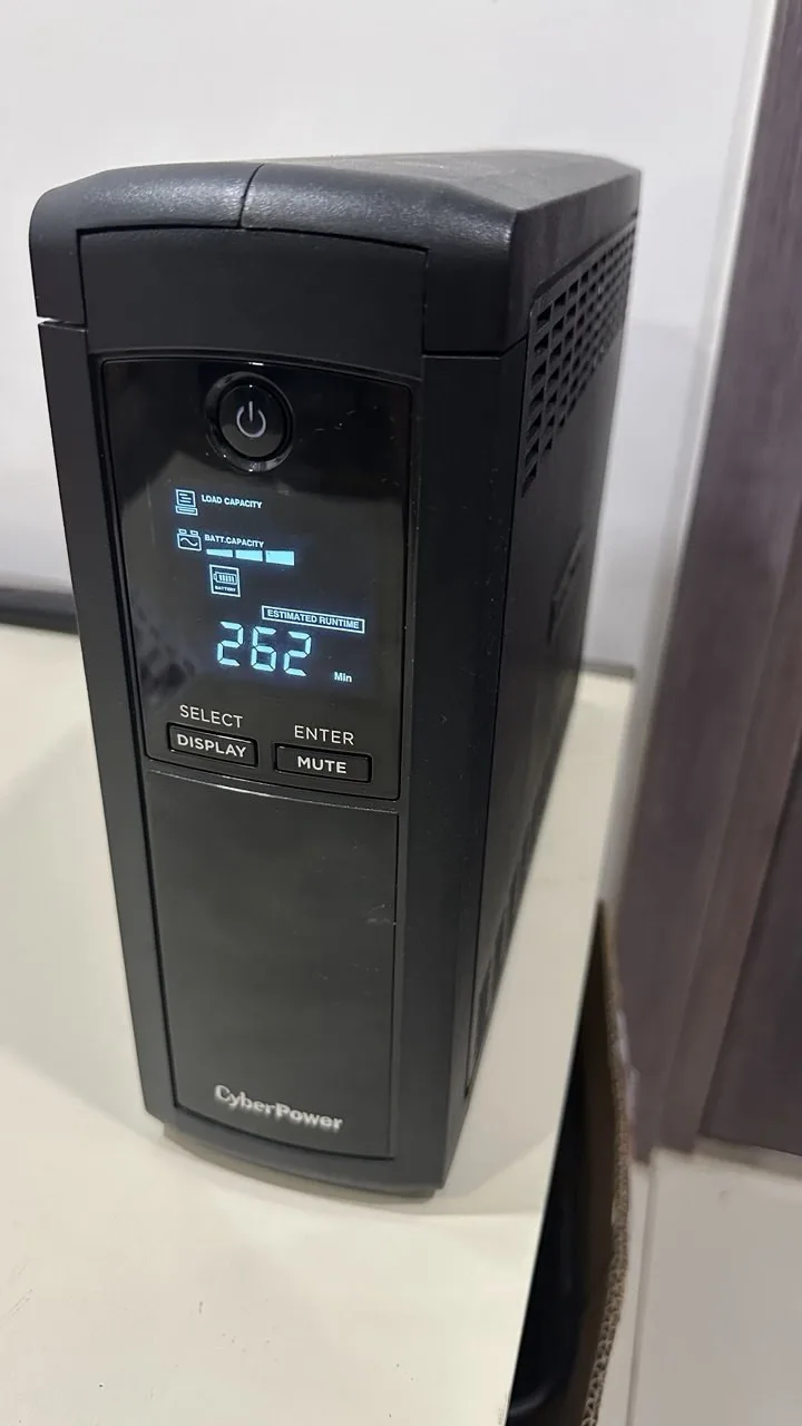 Бесперебойник CyberPower UPS VP1600E LCD