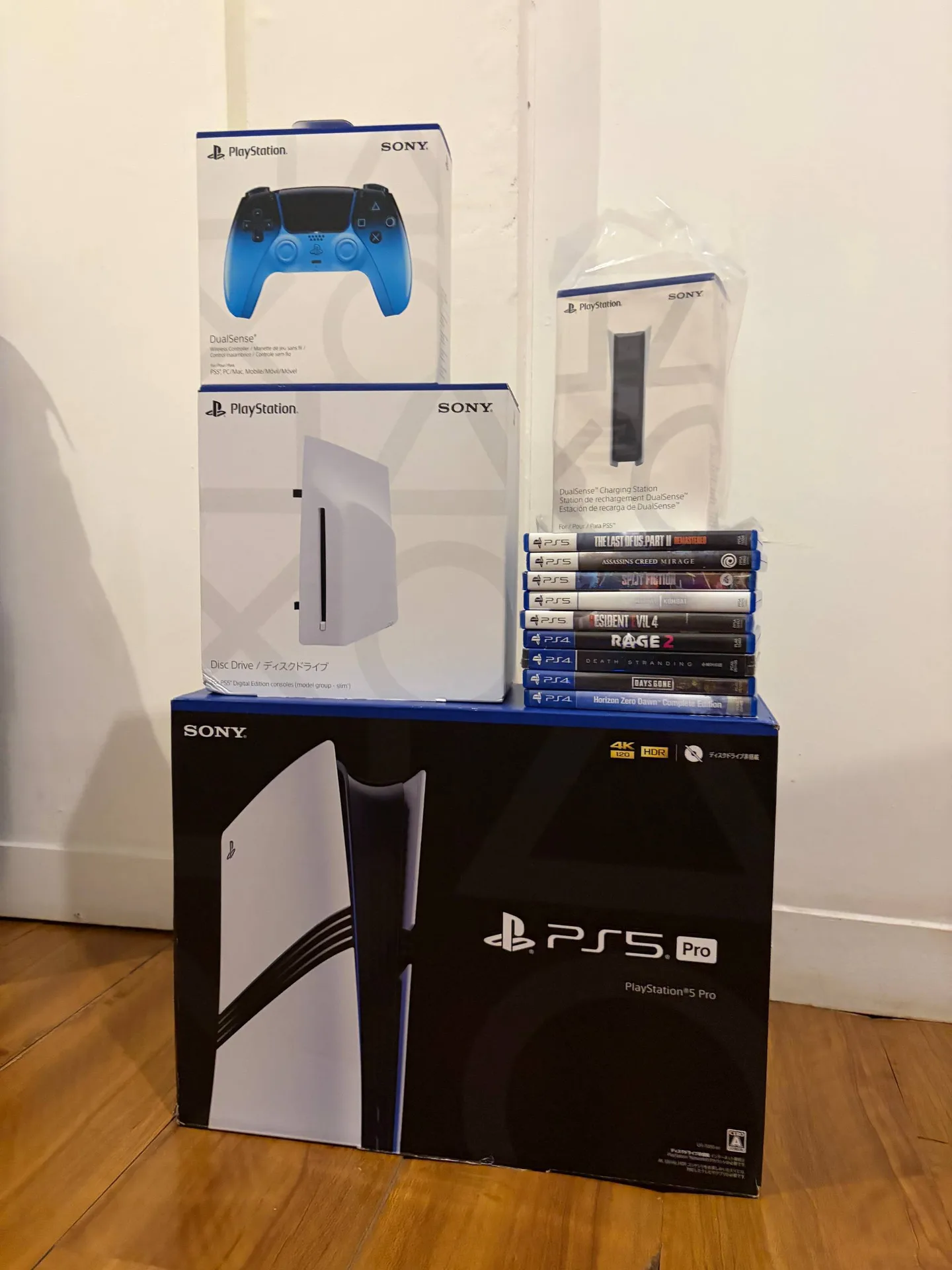 PlayStation 5 Pro 2TB с двумя DualSense и играми